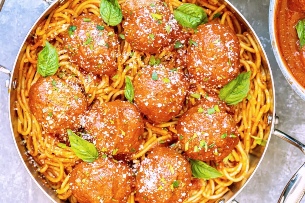 Meatballs in tomato sauce